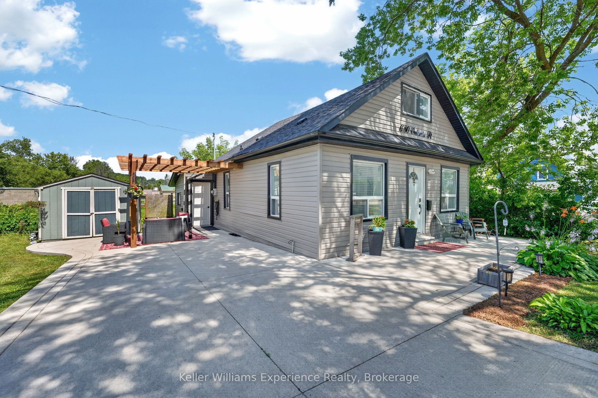 680 Ontario Street, Midland, On L4r 1a4