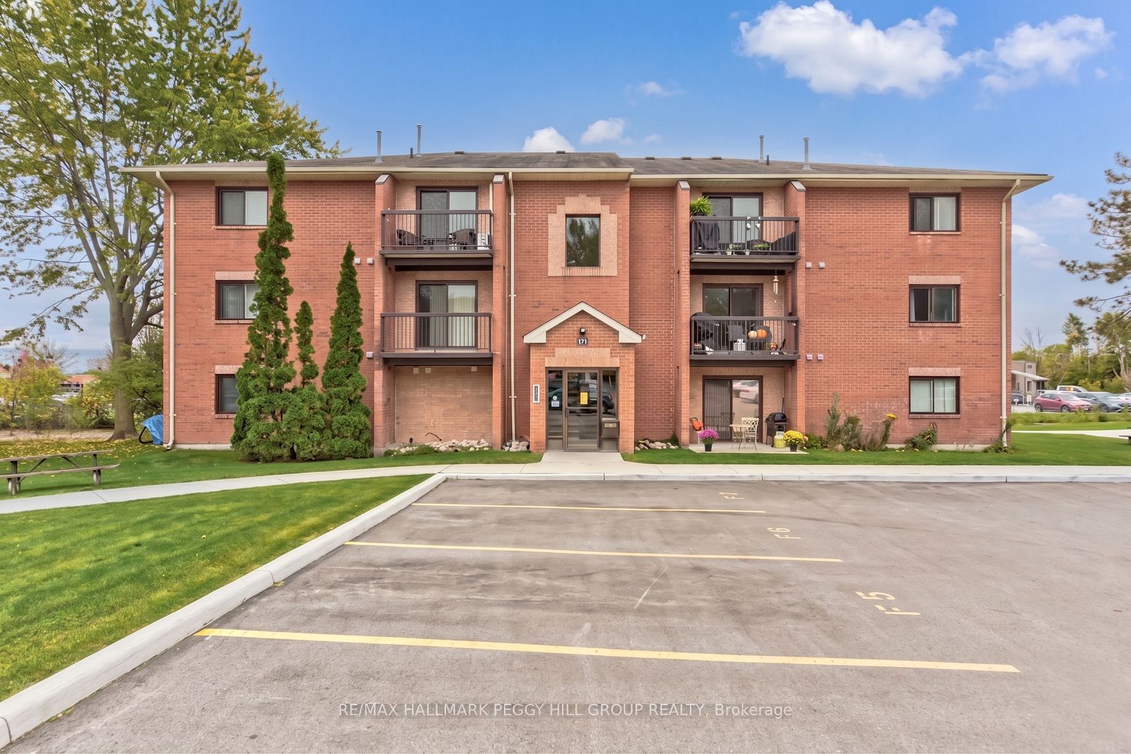 171 Edgehill Drive F9, Barrie, On L4n 1l9