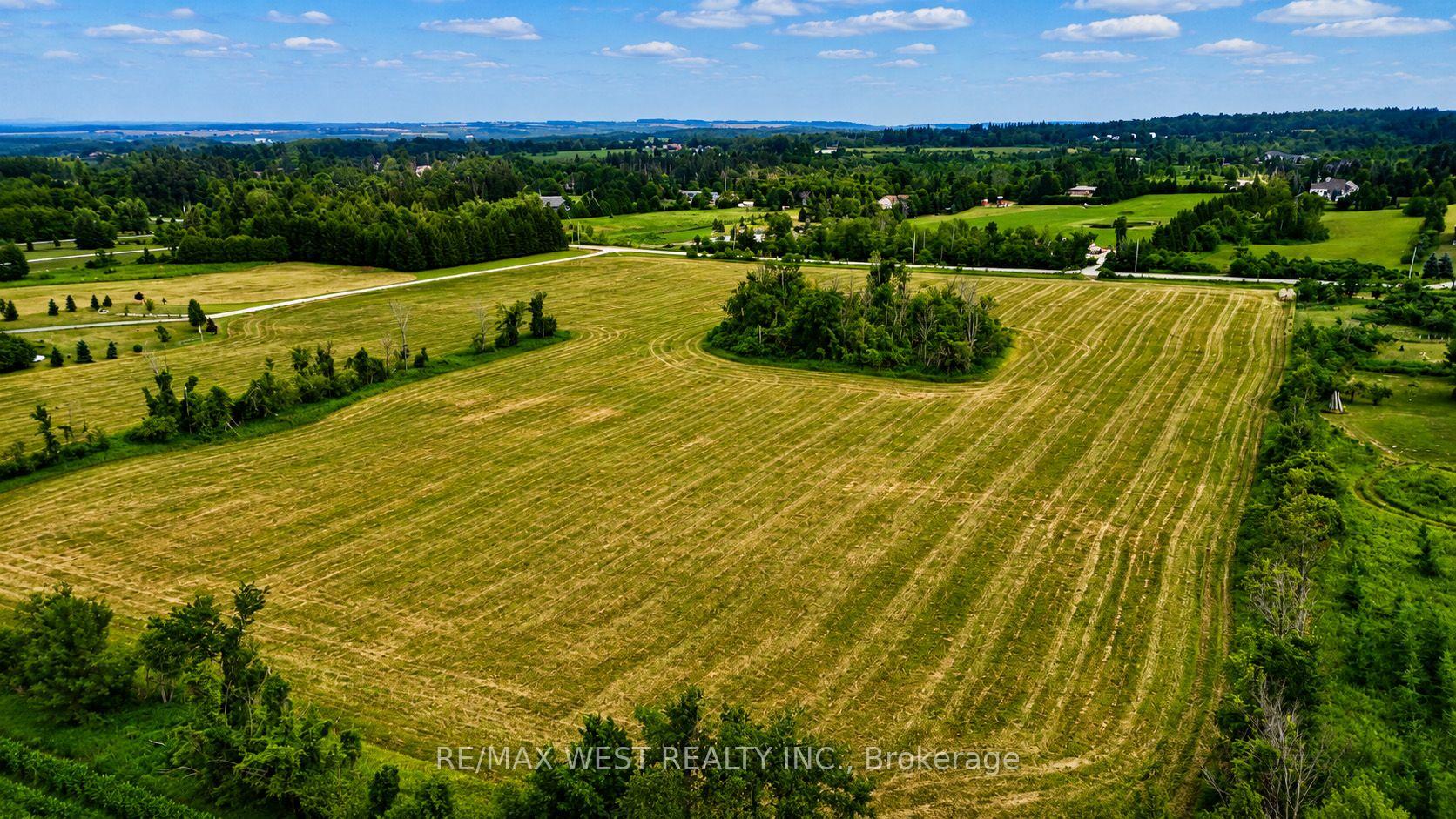 22 Sydenham Trail W, Clearview, On L0m 1h0