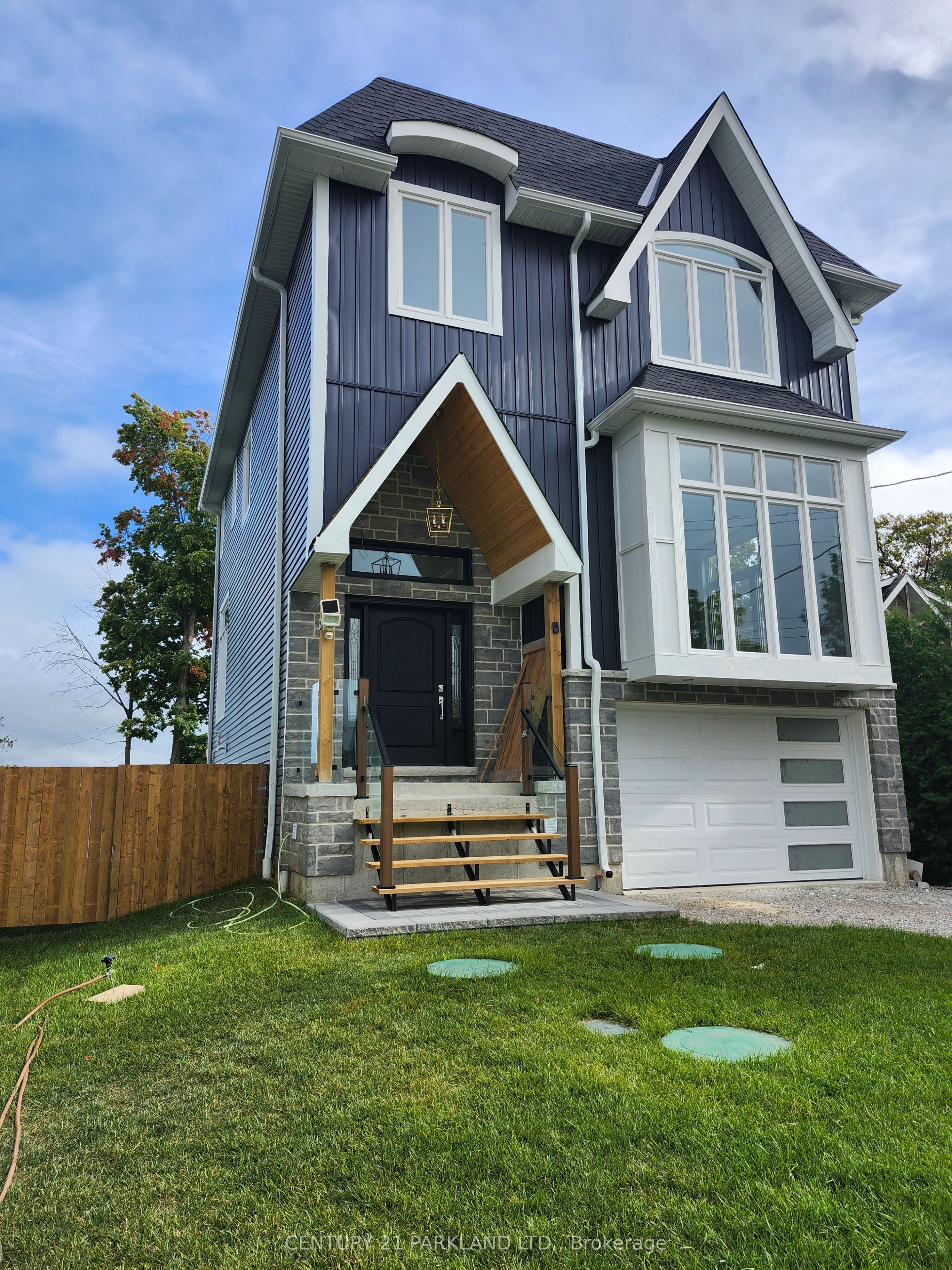 15 Stanley Avenue, Oro-Medonte, On L0l 1t0
