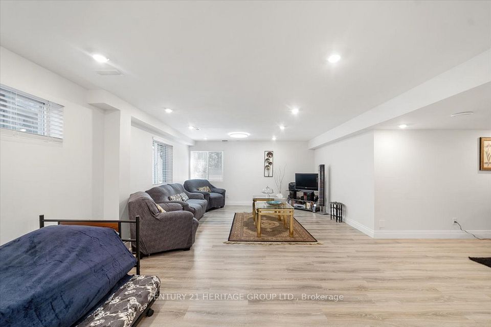 47 Stollar Boulevard Bsmnt, Barrie, On L4m 6n3