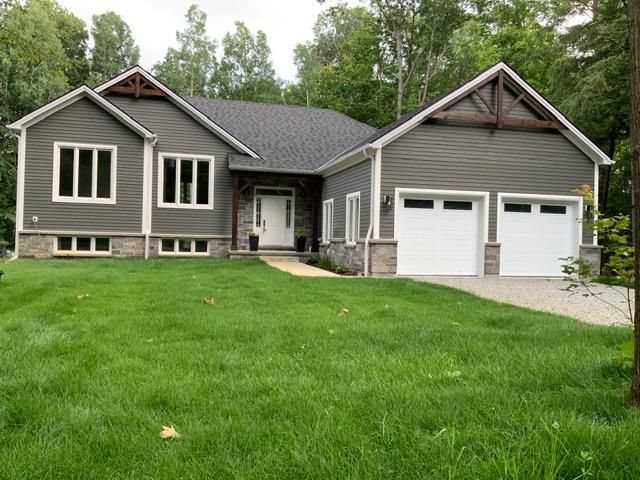 5 Oakwood Avenue N, Tiny, On L9m 0j2