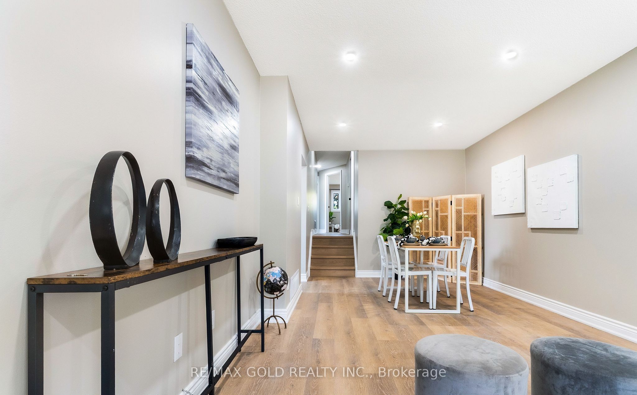 27 Sylvia Street, Barrie, On L4m 5j2