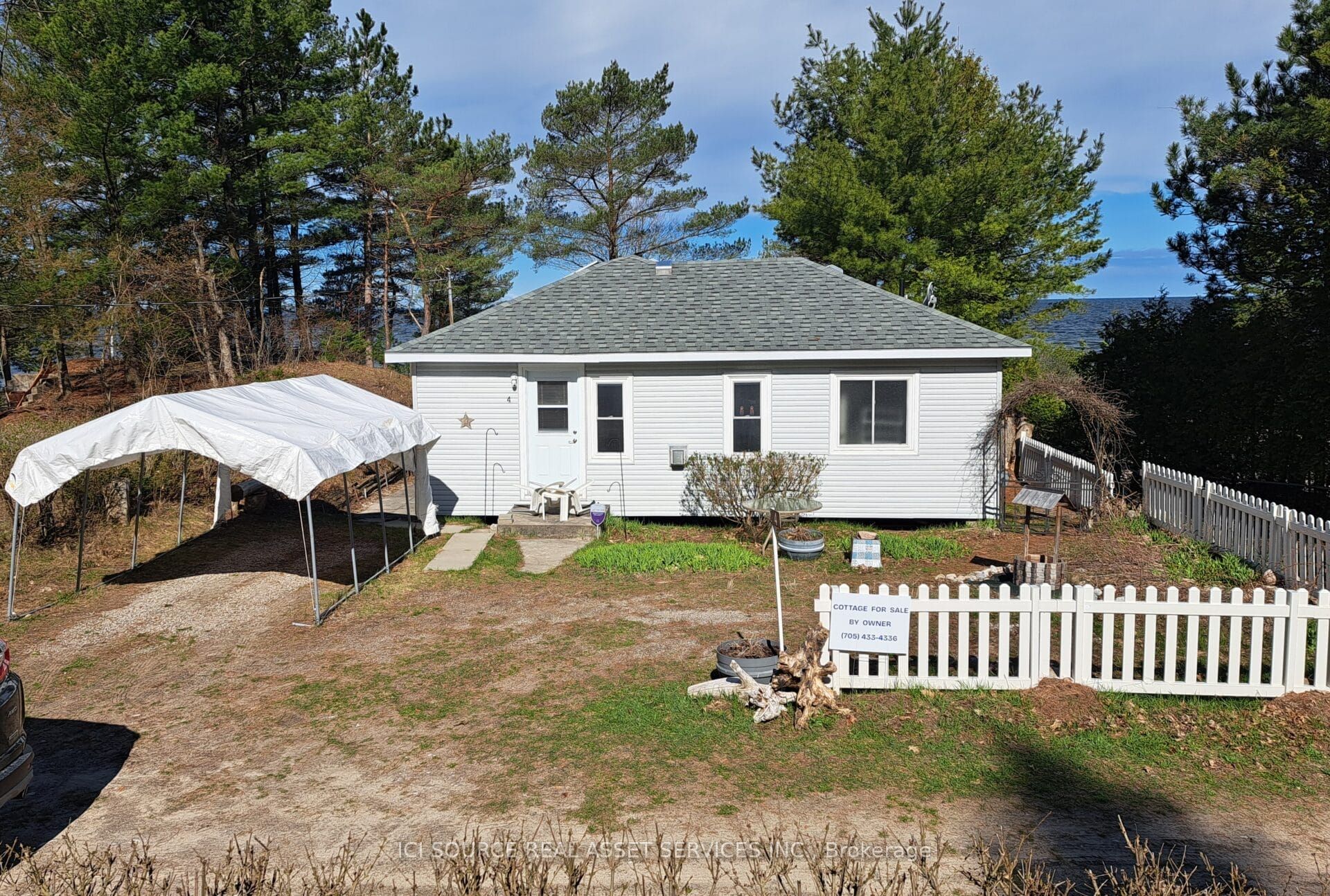 4 Pinewood Drive, Tiny, On L0l 2t0