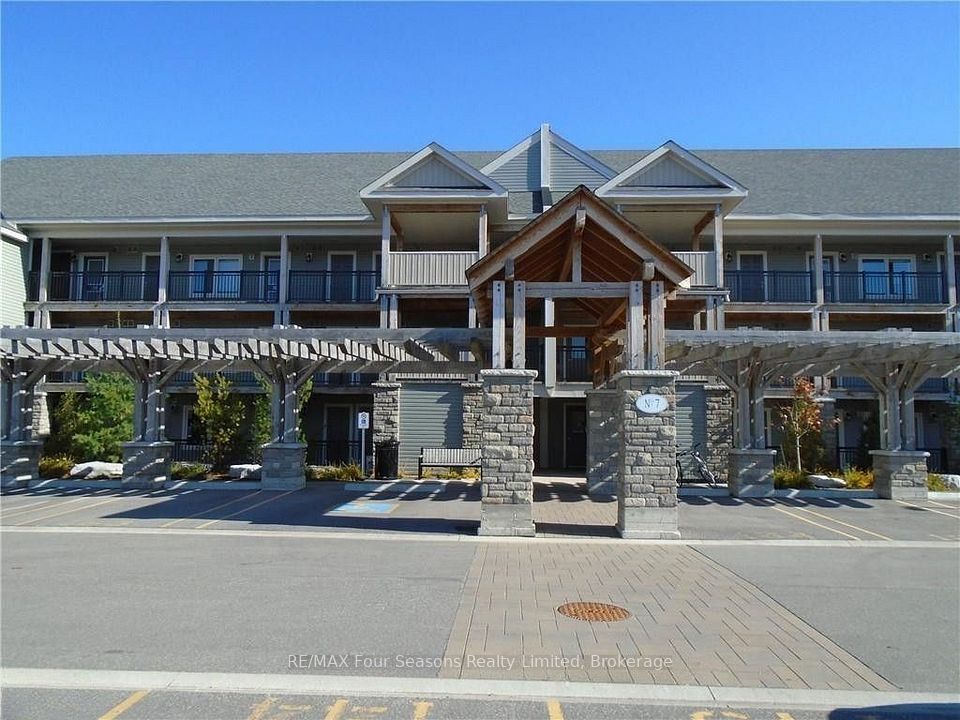 7 Anchorage Crescent 301, Collingwood, On L9y 5c5