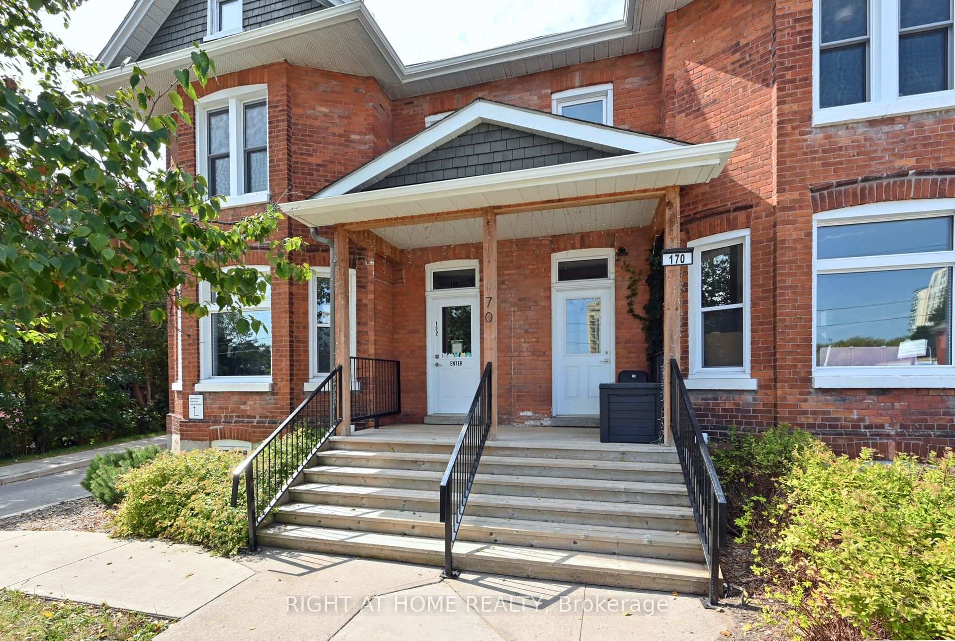 170 Bradford Street 102b, Barrie, On L4n 3b5