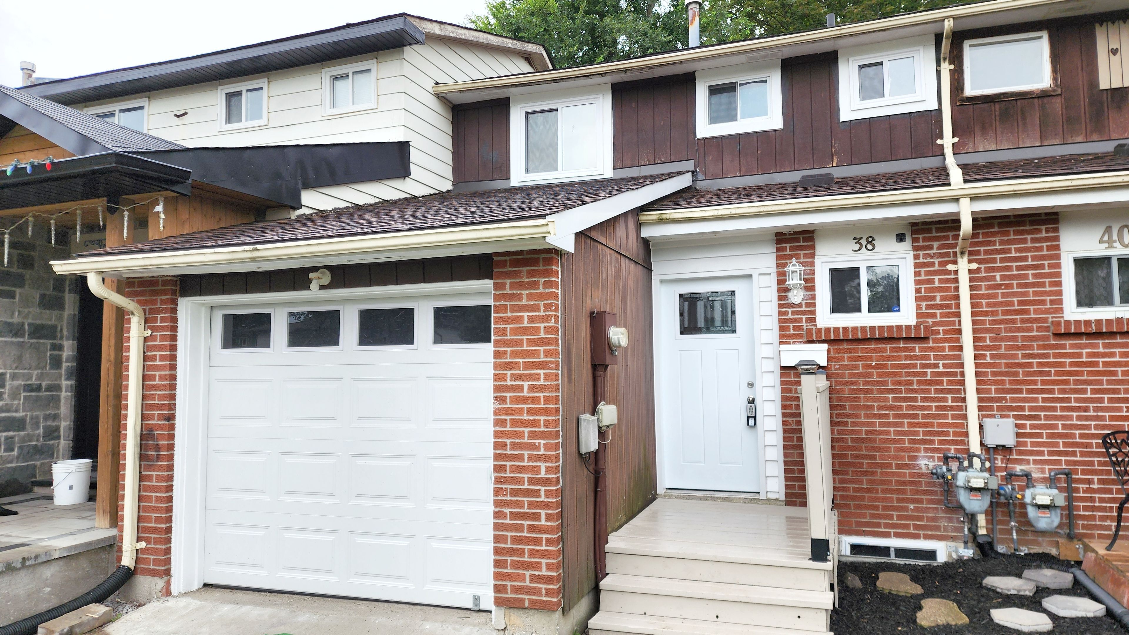 38 Chaucer Crescent, Barrie, On L4n 4t7