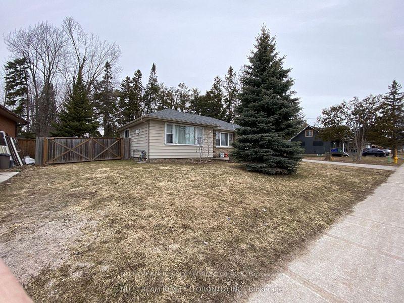 540 Big Bay Point Road, Barrie, On L4n 3z5