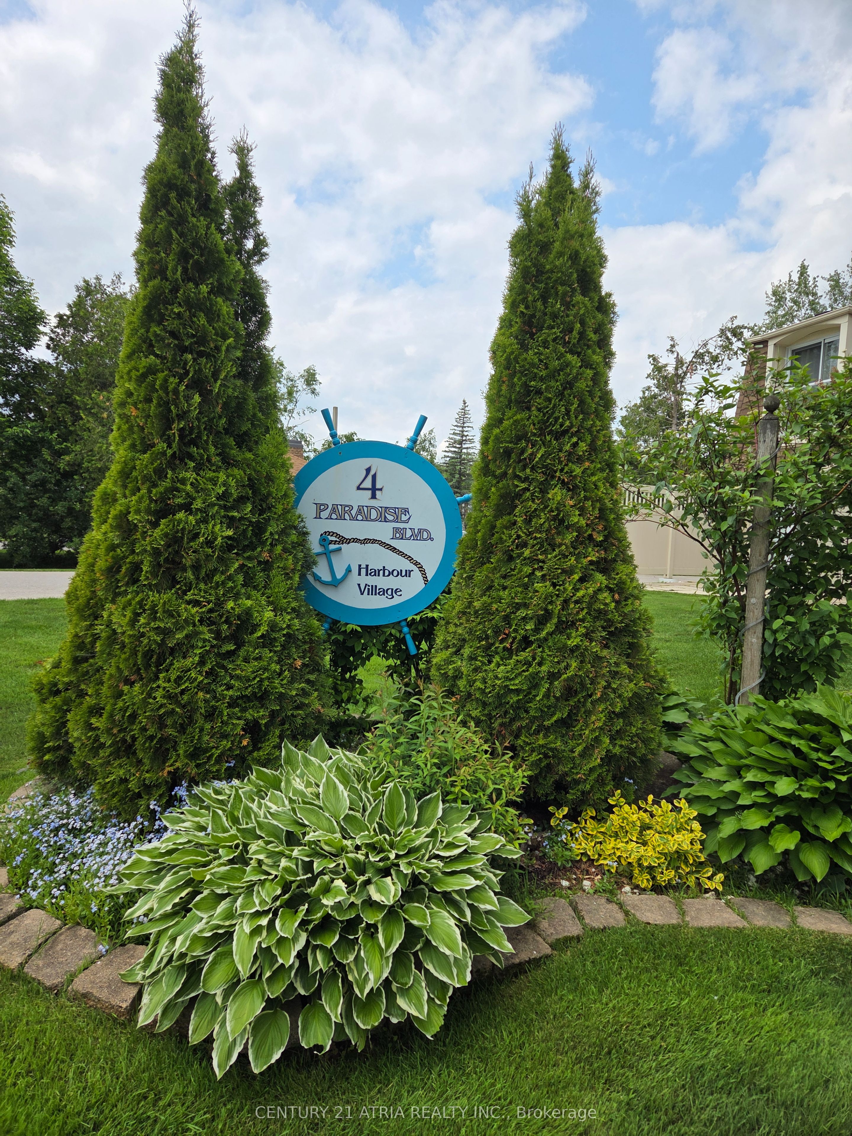 4 Paradise Boulevard 24, Ramara, On L0k 1b0