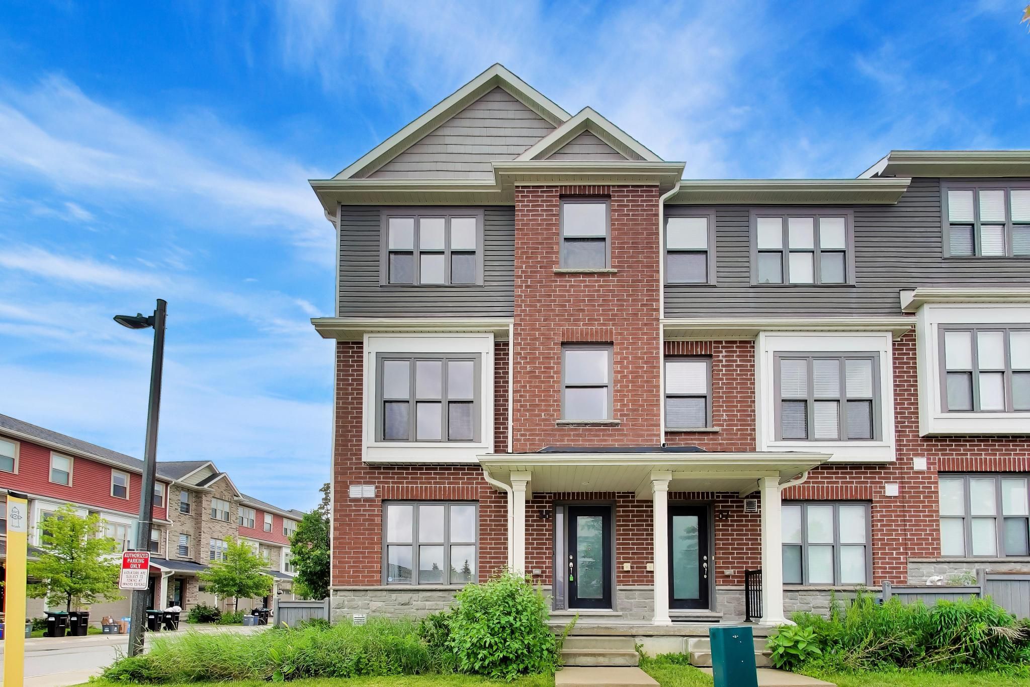 1 Leggott Avenue 38, Barrie, On L4m 0k7