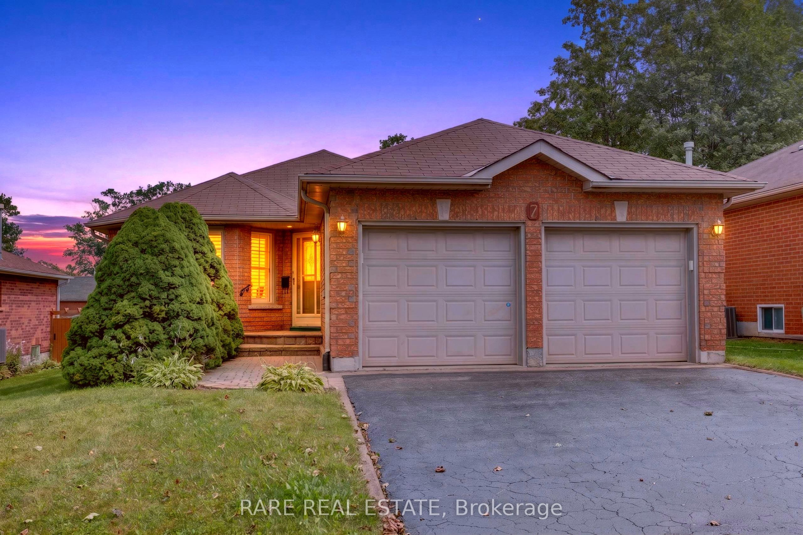7 Longman Drive, Barrie, On L4n 7e5