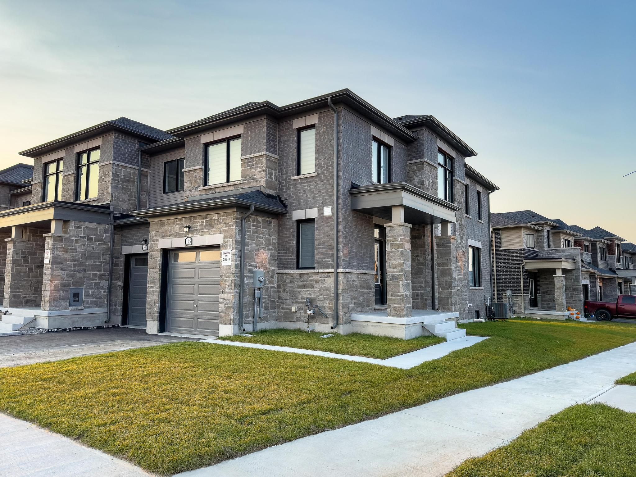 145 Fenchurch Manor, Barrie, On L9j 0x1
