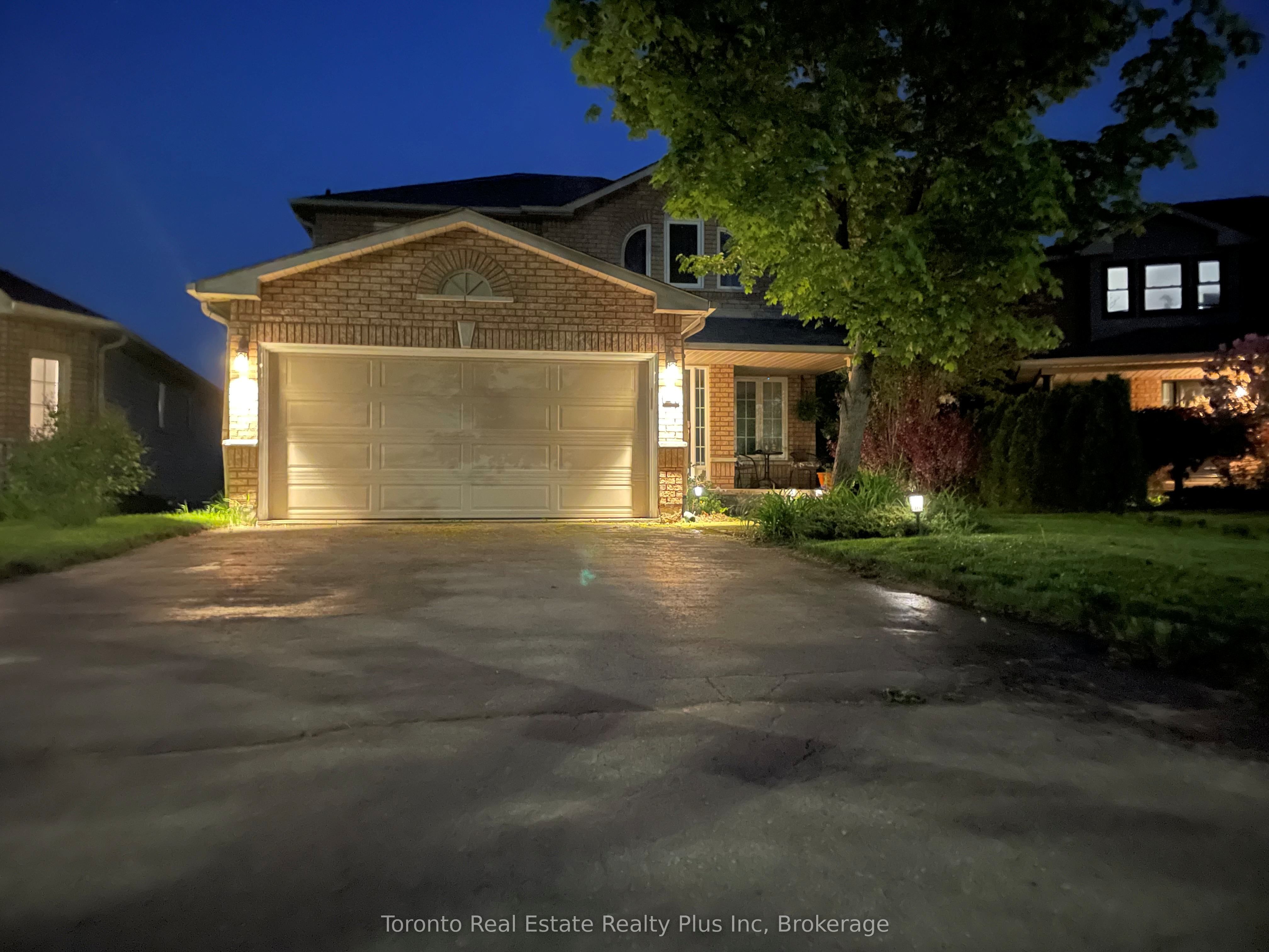 21 Nicholson Drive, Barrie, On L4n 8l7