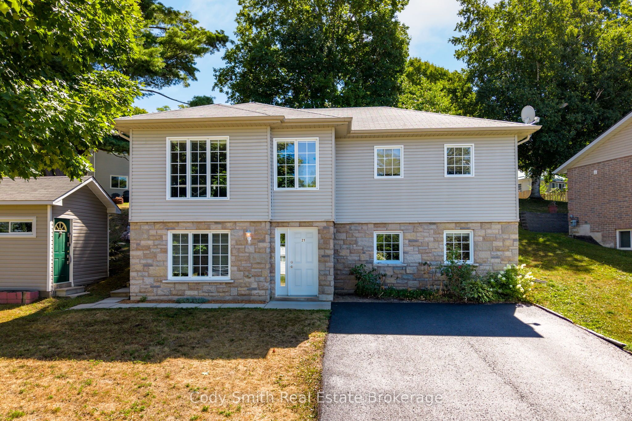21 Church Street, Penetanguishene, On L9m 1a9