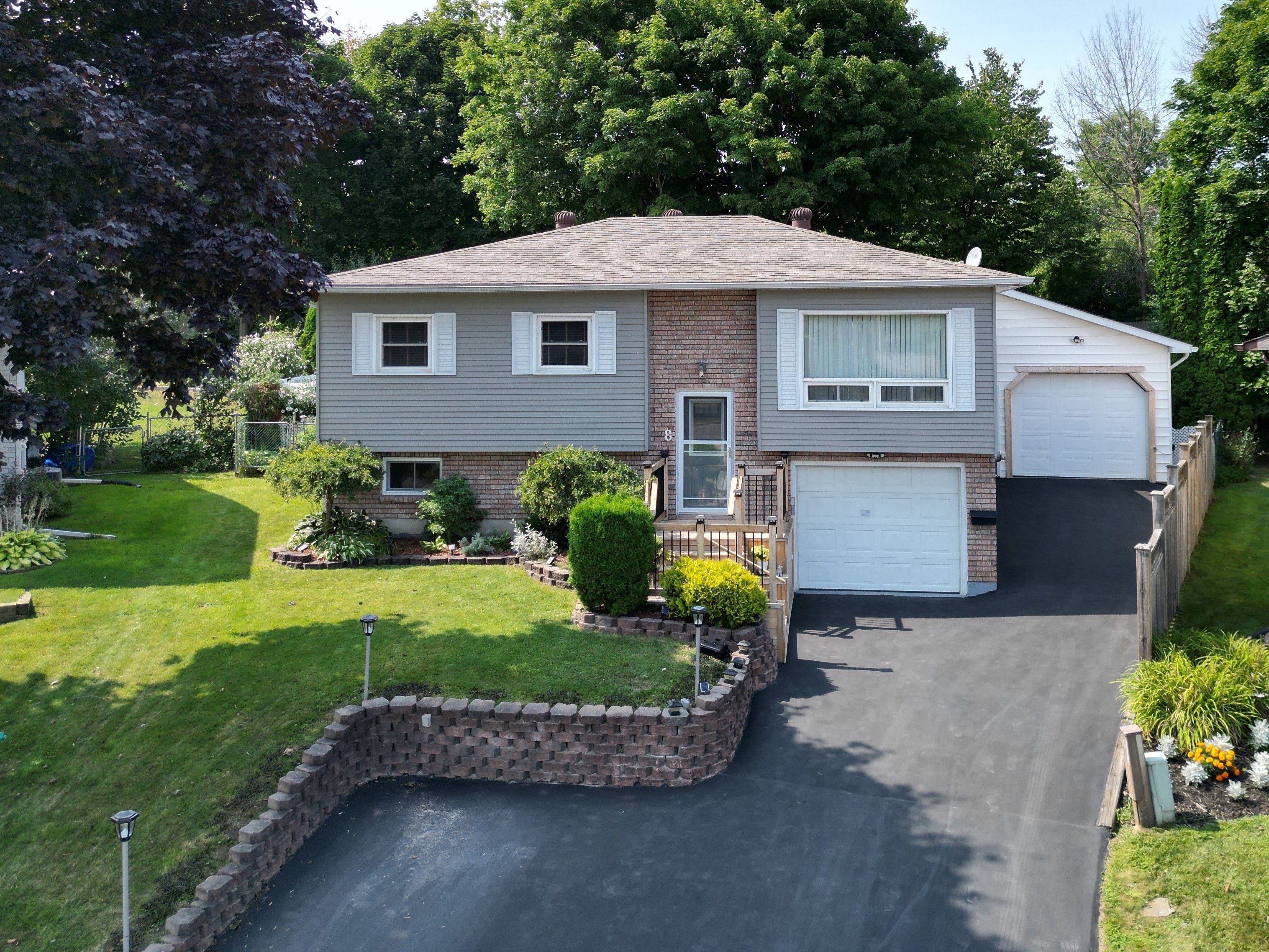 8 Gaudaur Court, Orillia, On L3v 7b4