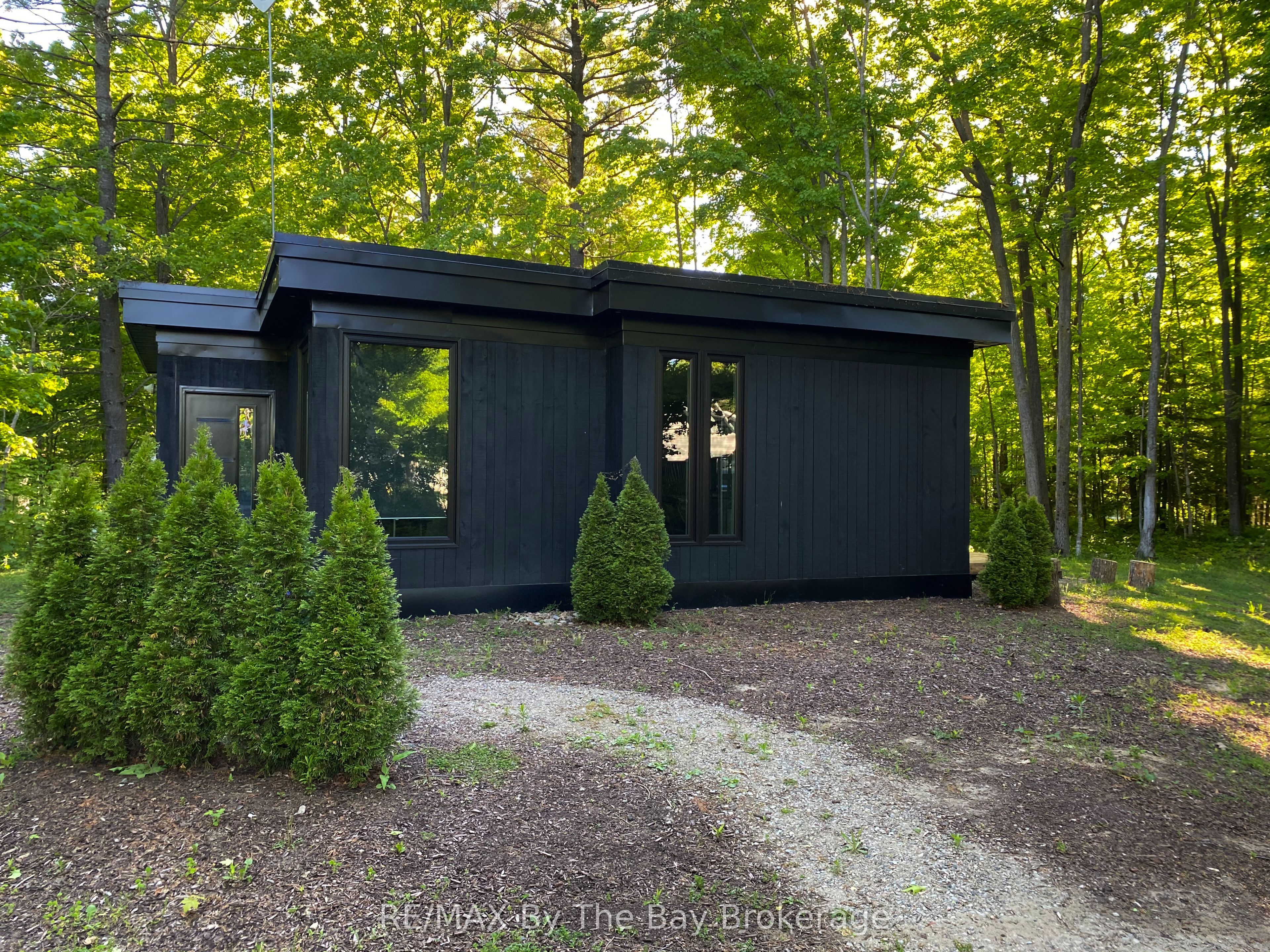 33 St. Laurent Boulevard, Tiny, On L9m 0j2