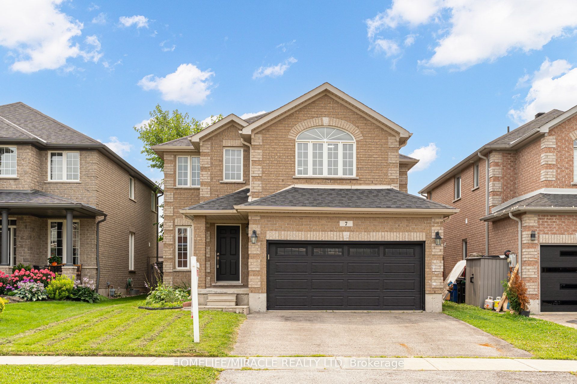 7 Empire Drive, Barrie, On L4n 0y9