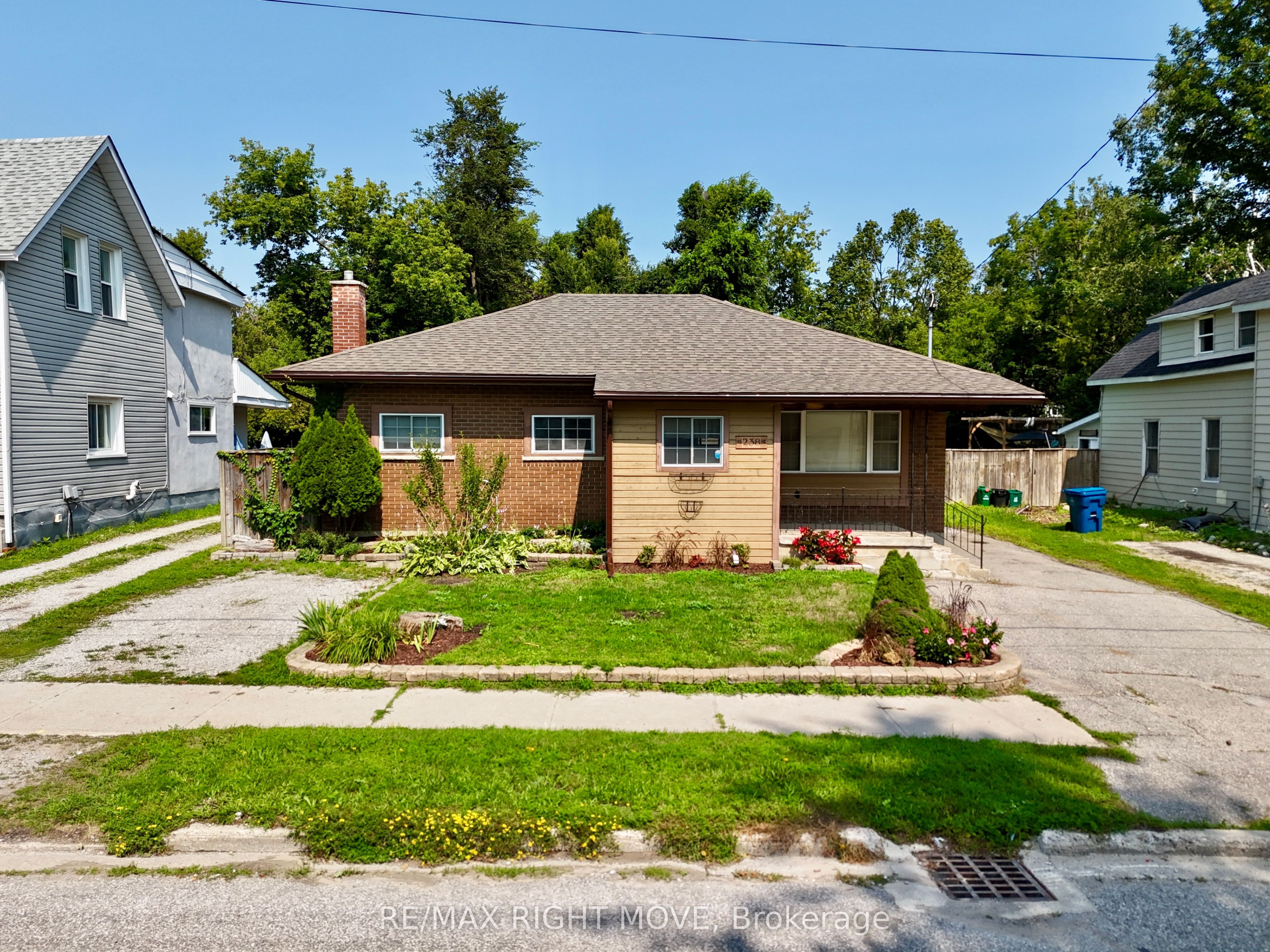 238 Mary Street, Orillia, On L3v 3e6