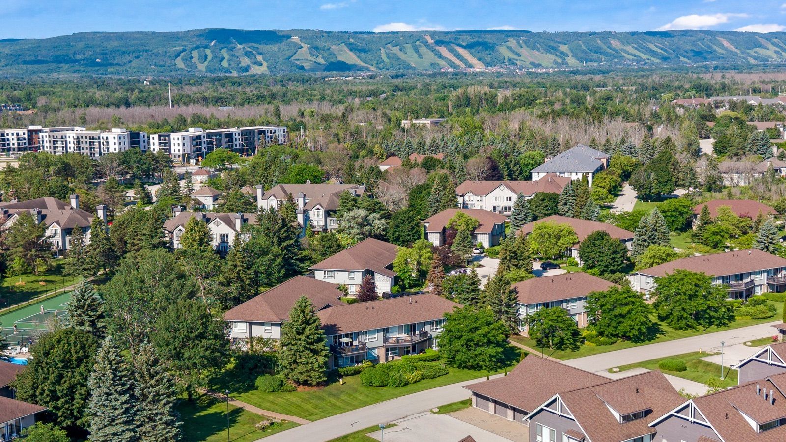 679 Johnston Park Avenue, Collingwood, On L9y 5c7