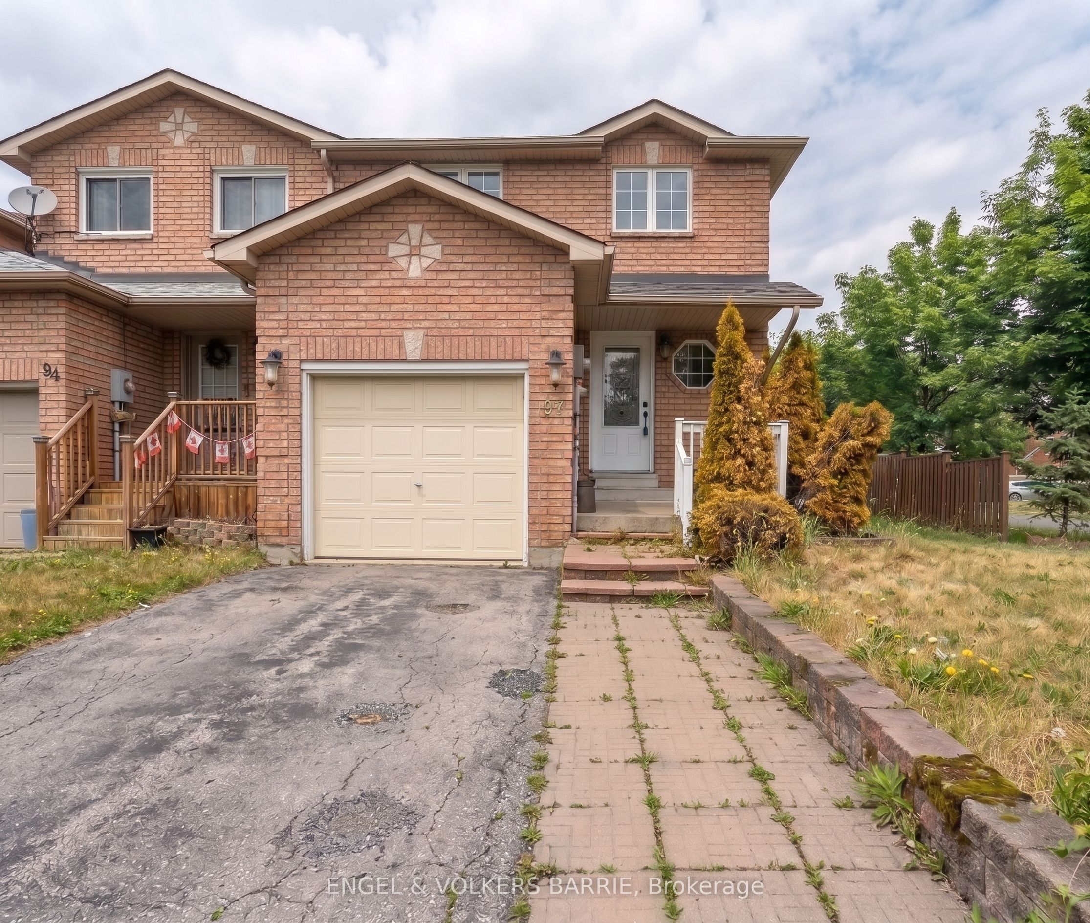 92 Lee Crescent, Barrie, On L4n 9z1