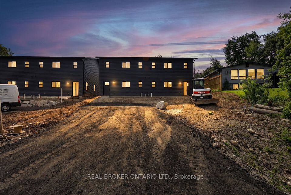 436 5th Avenue #1, Tay, On L0k 1r0