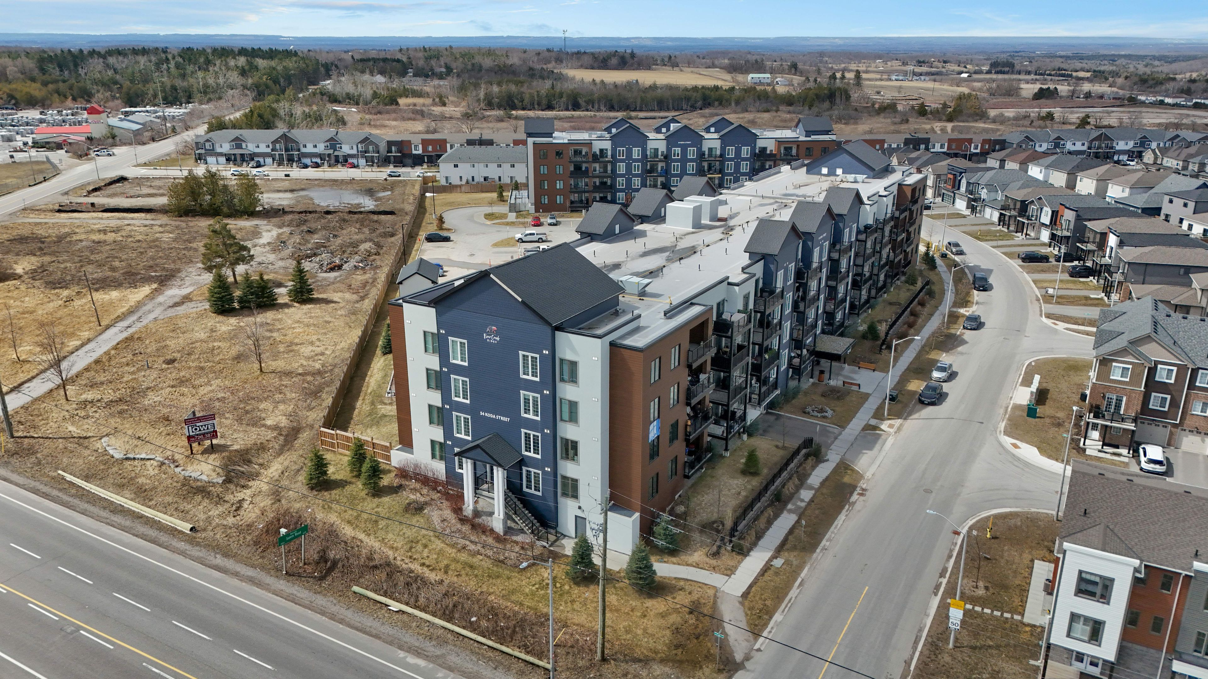 54 Koda Street 417, Barrie, On L9j 0j6