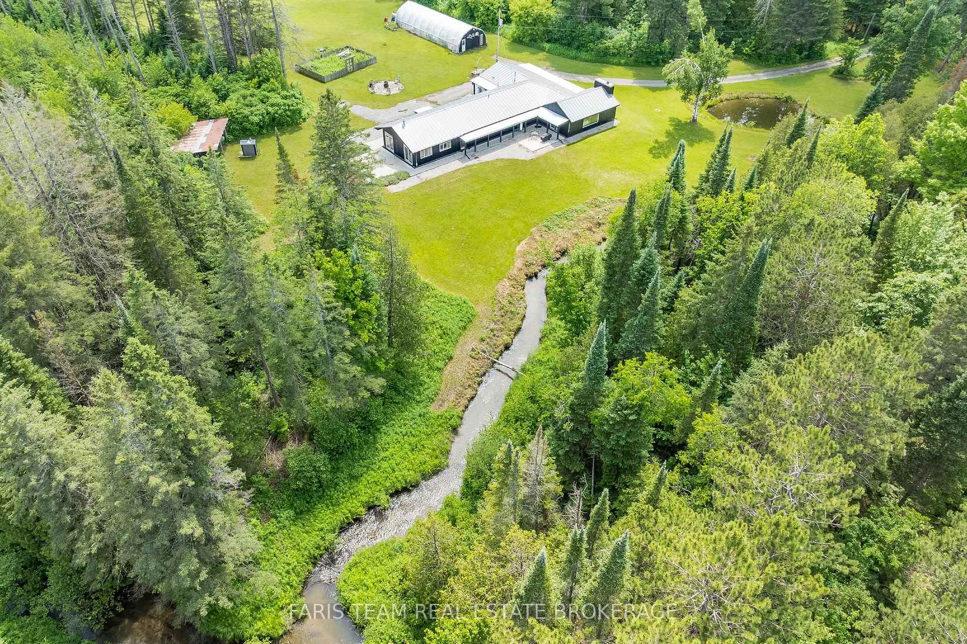 1076 Beaver Lane, Springwater, On P0b 1l0