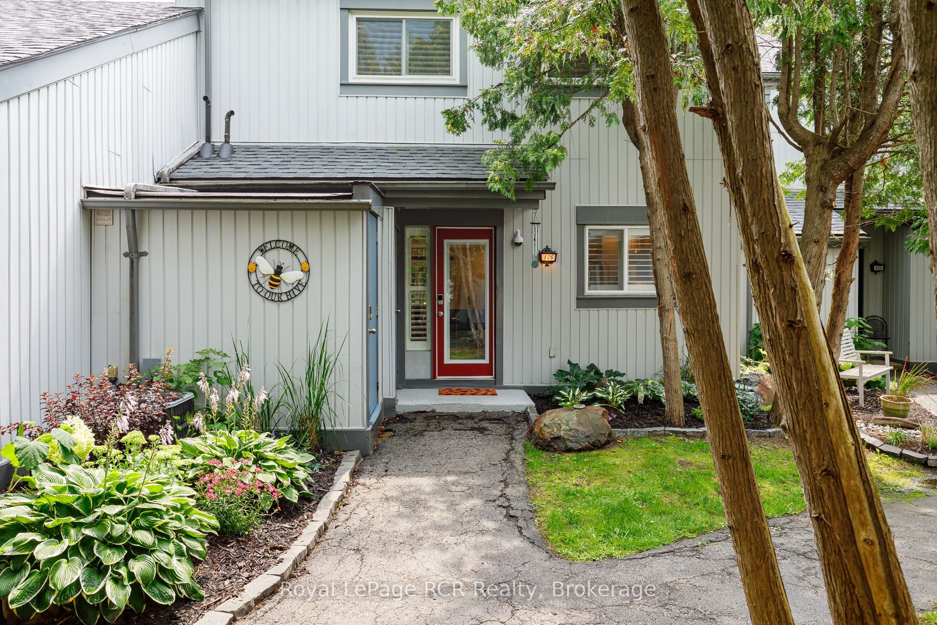 12 Dawson Drive 406, Collingwood, On L9y 5b4