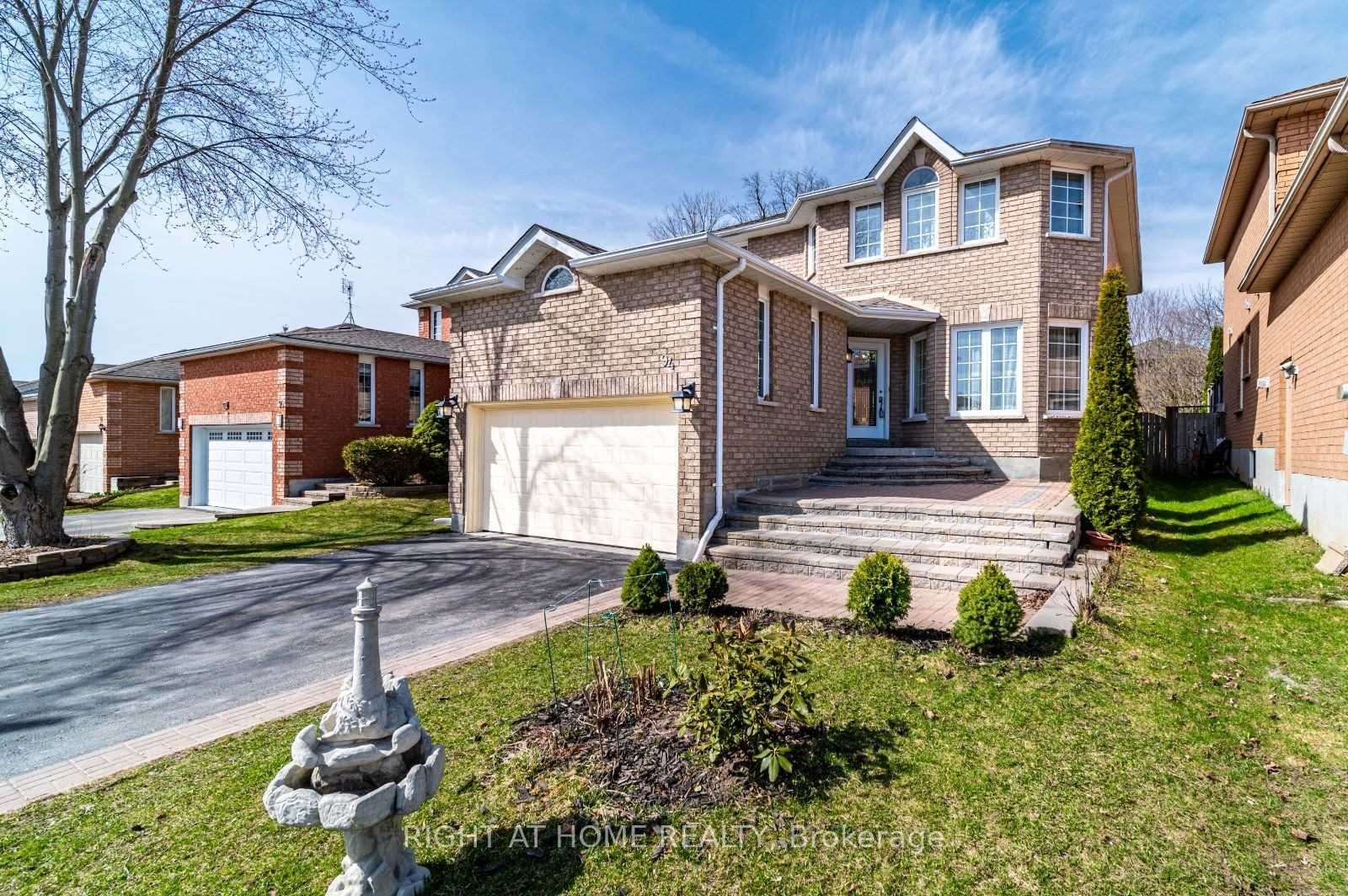 94 Ward Drive, Barrie, On L4n 8a2