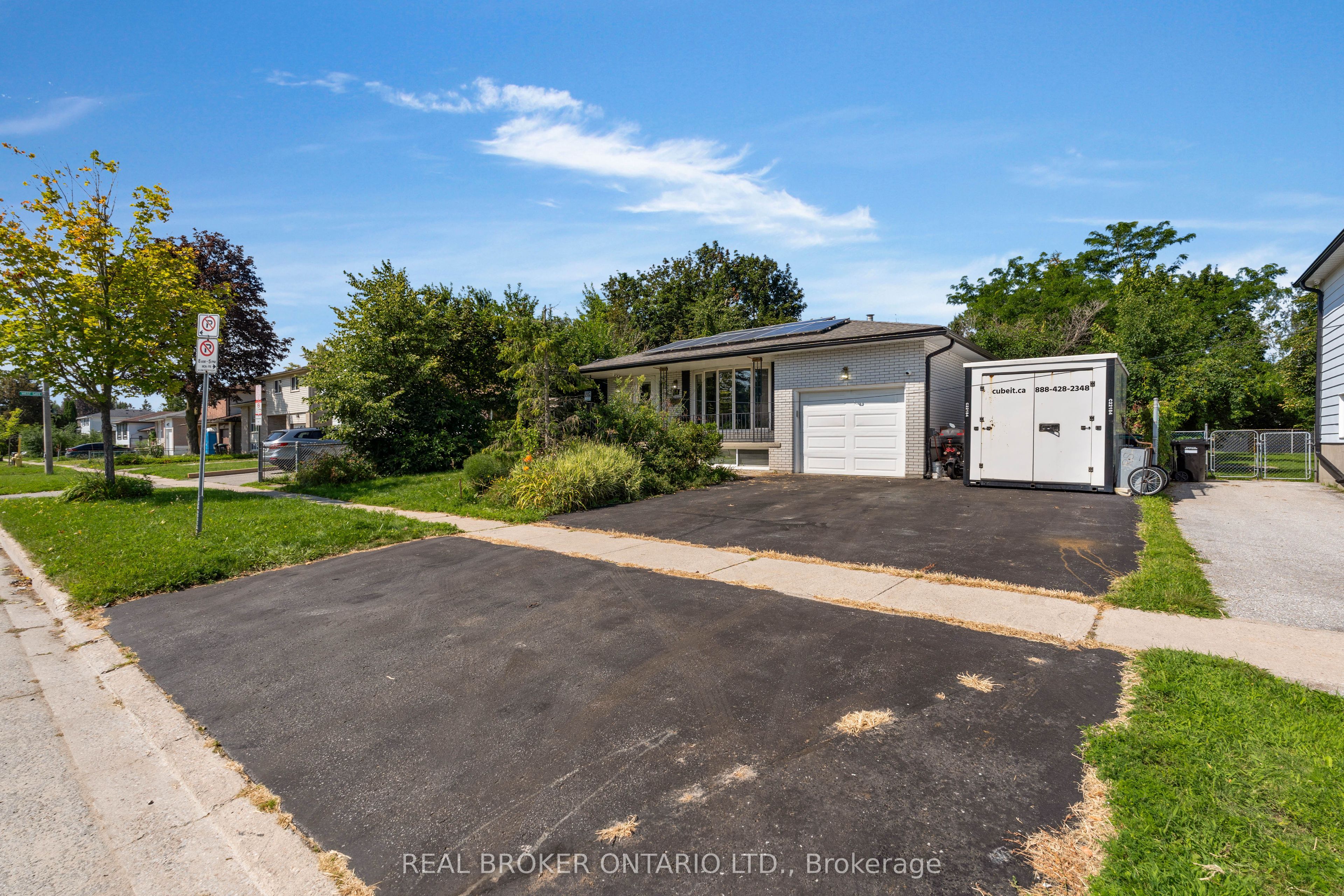 61 Bernick Drive, Barrie, On L4m 5c1