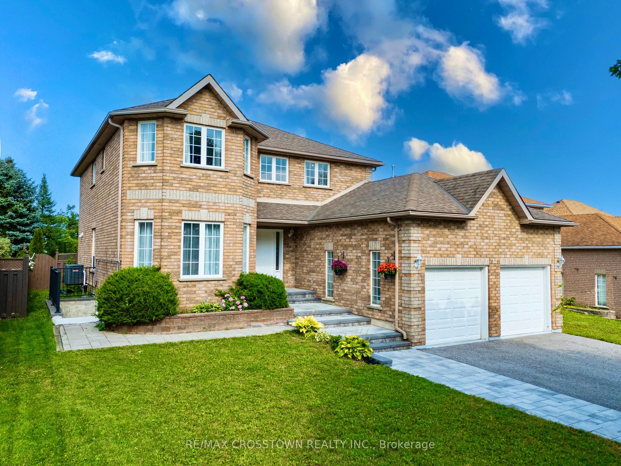 31 Logan Court, Barrie, On L4n 8g9