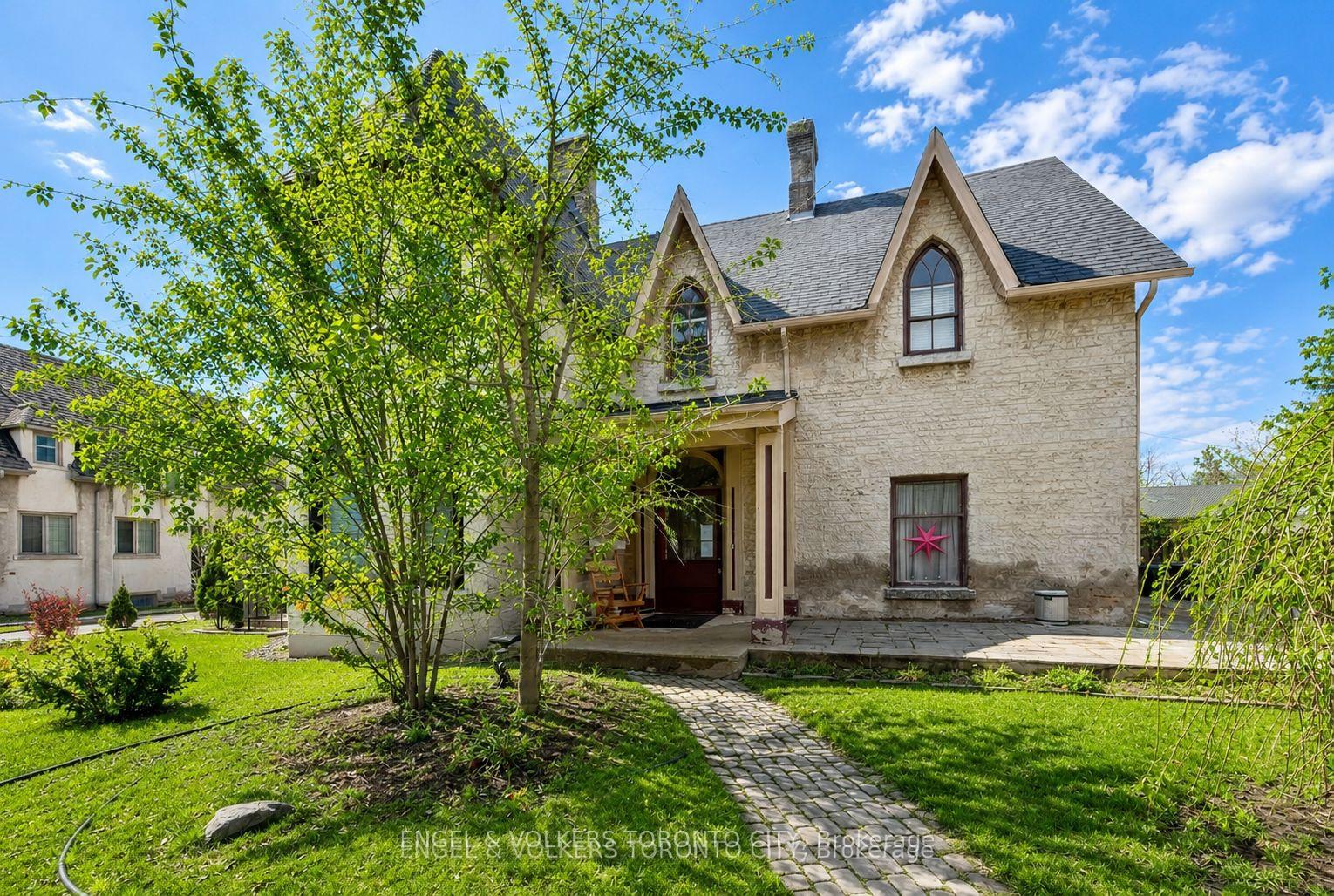 64 High Street, Barrie, On L4n 1w4