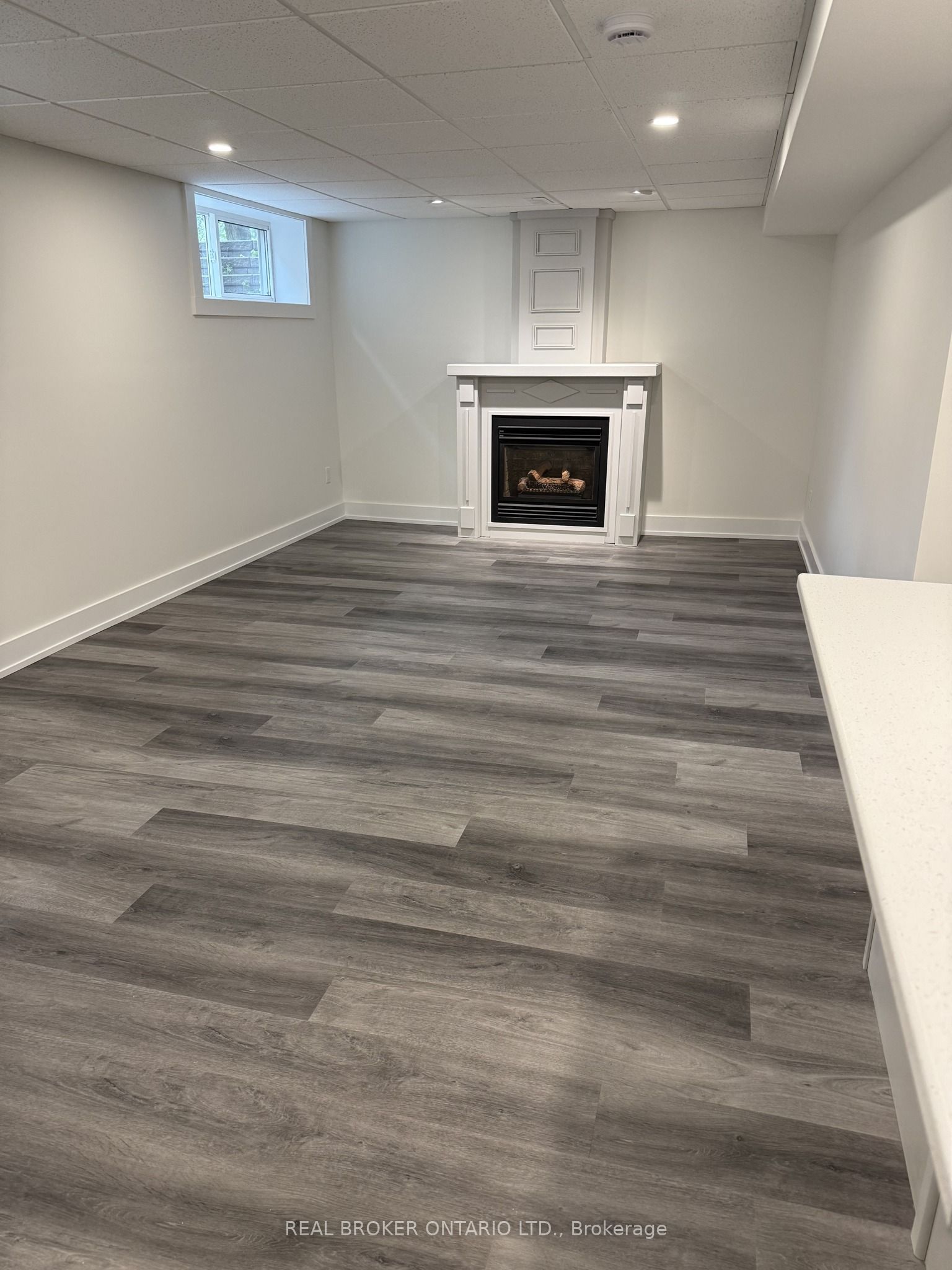 110 Melrose Avenue Basement, Barrie, On L4m 2b3