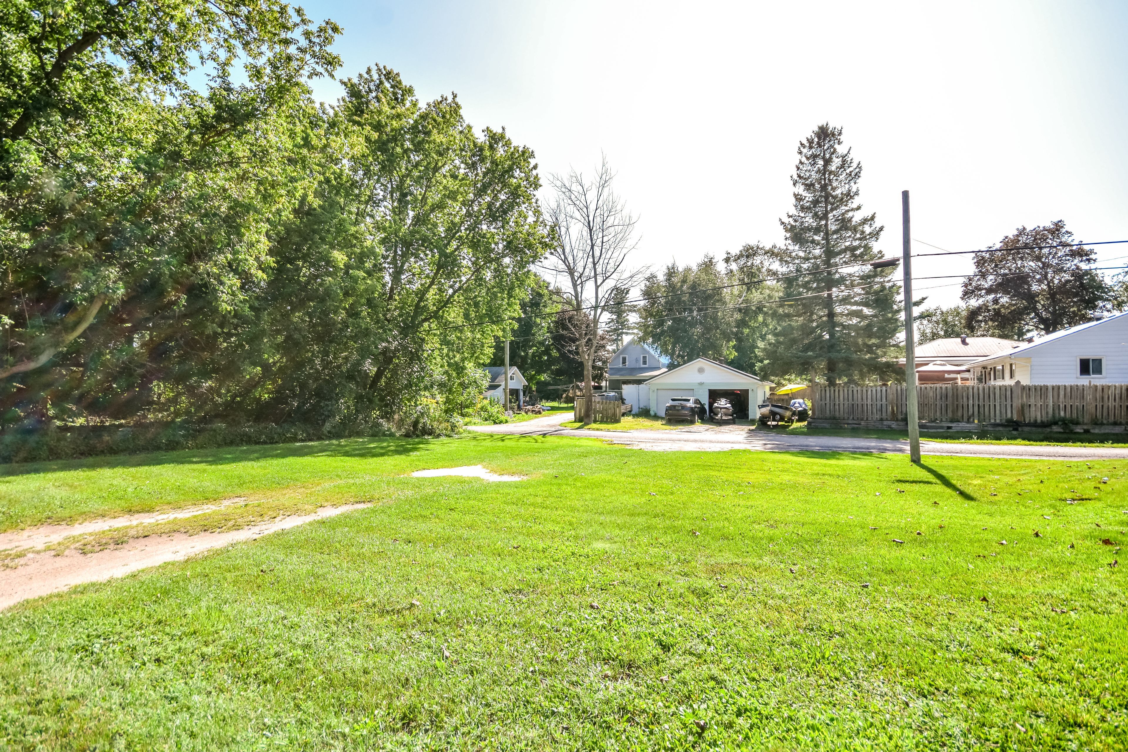 25 Lucy Street, Penetanguishene, On L9m 1k7