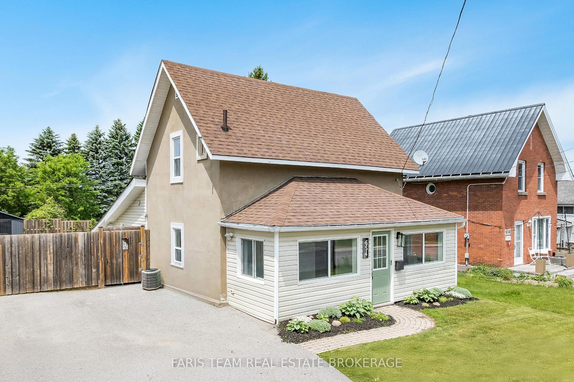 654 Victoria Street, Midland, On L4r 1a7