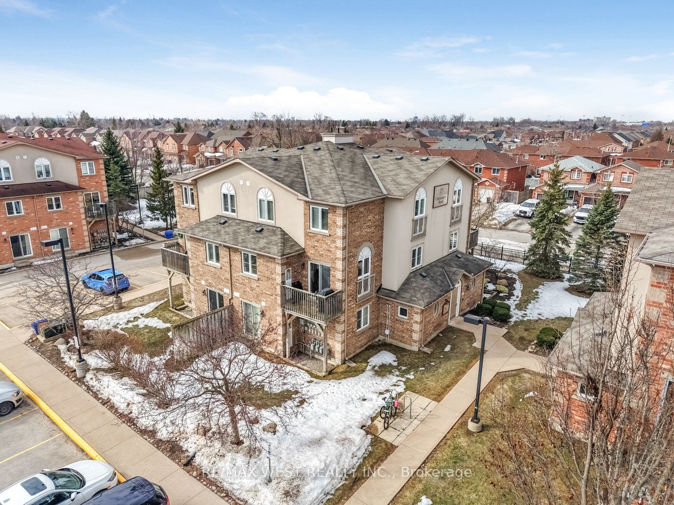 17 Cheltenham Road 4, Barrie, On L4m 0e7