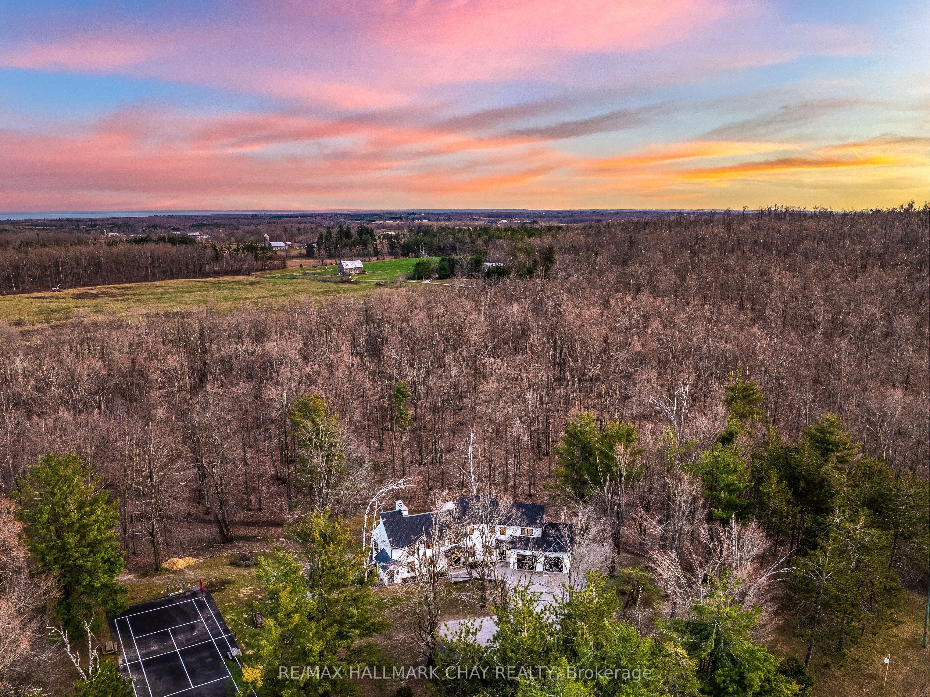 1359 Old Barrie Road E, Oro-Medonte, On L0l 1t0