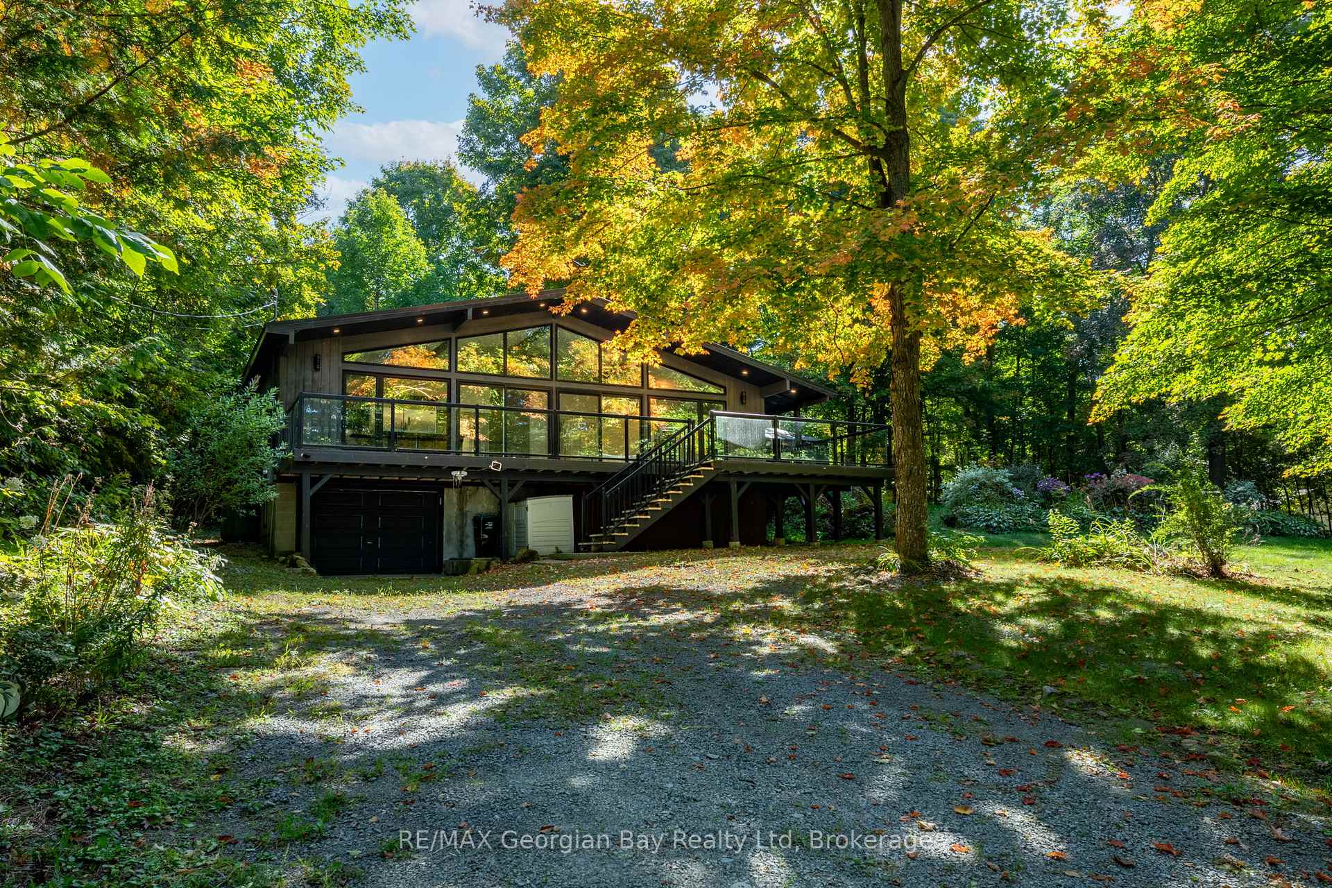 1745 Twin Oaks Crescent, Severn, On L0k 1e0