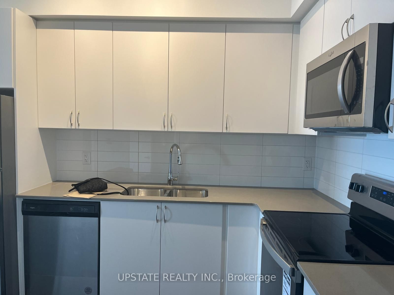 56 Lakeside Terrace 1102, Barrie, On L4m 0l4