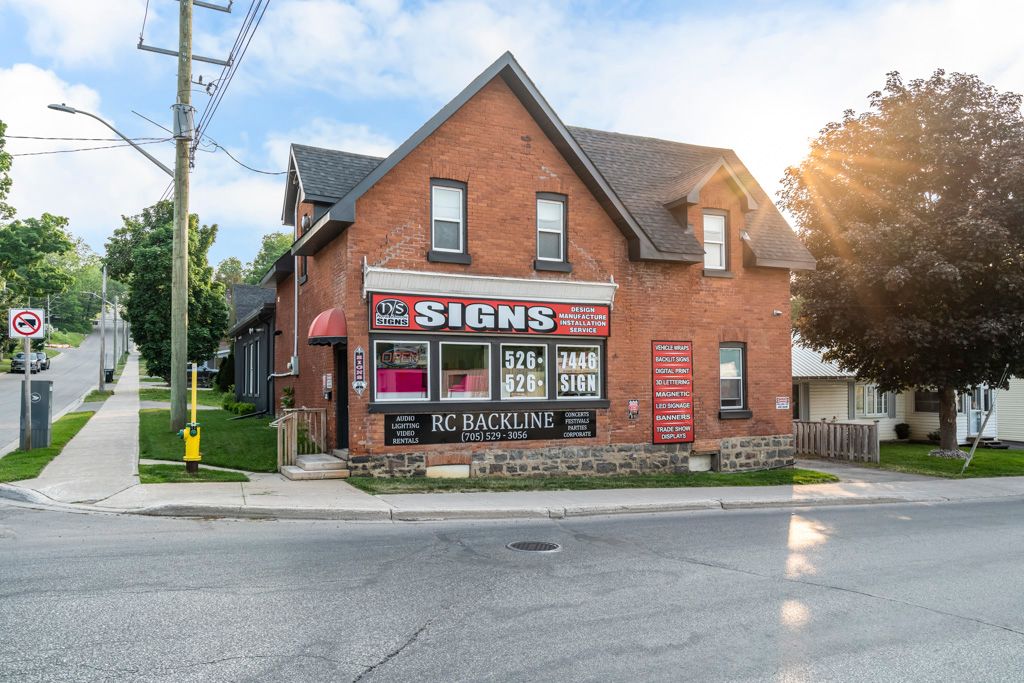 206 Fourth Street, Midland, On L4r 3t4