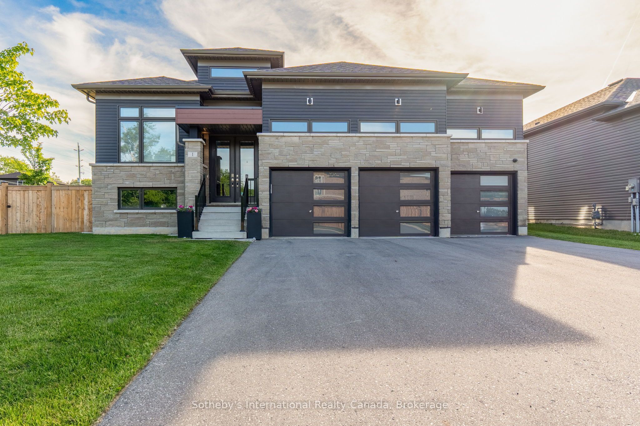 1 Chiara Drive, Wasaga Beach, On L9z 0l5