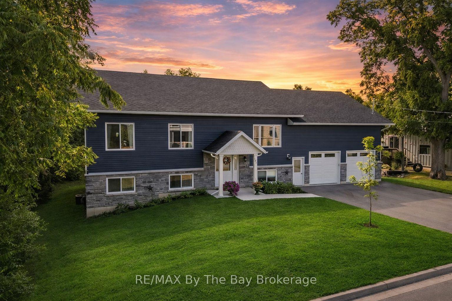 146 Mary Street, Clearview, On L0m 1g0