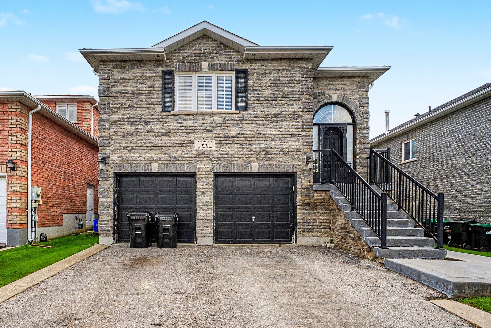 65 Jessica Drive Upper, Barrie, On L4n 5t3