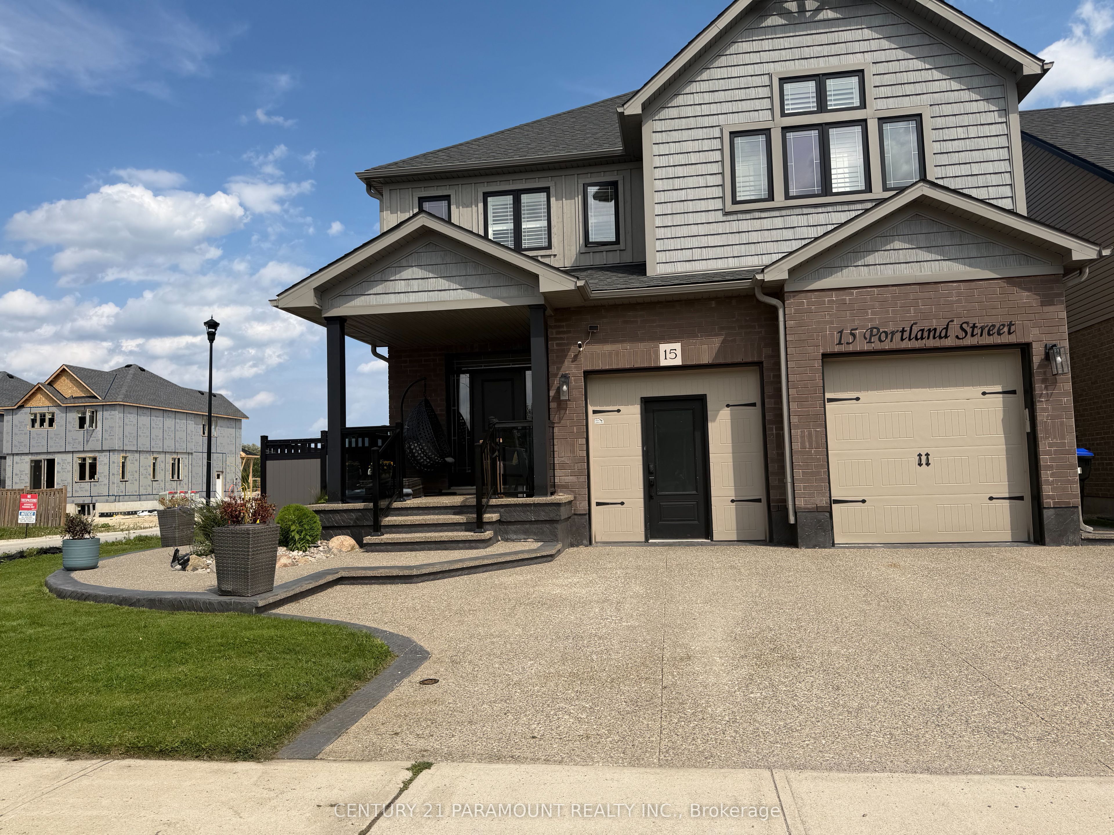 15 Portland Street, Collingwood, On L9y 2l3
