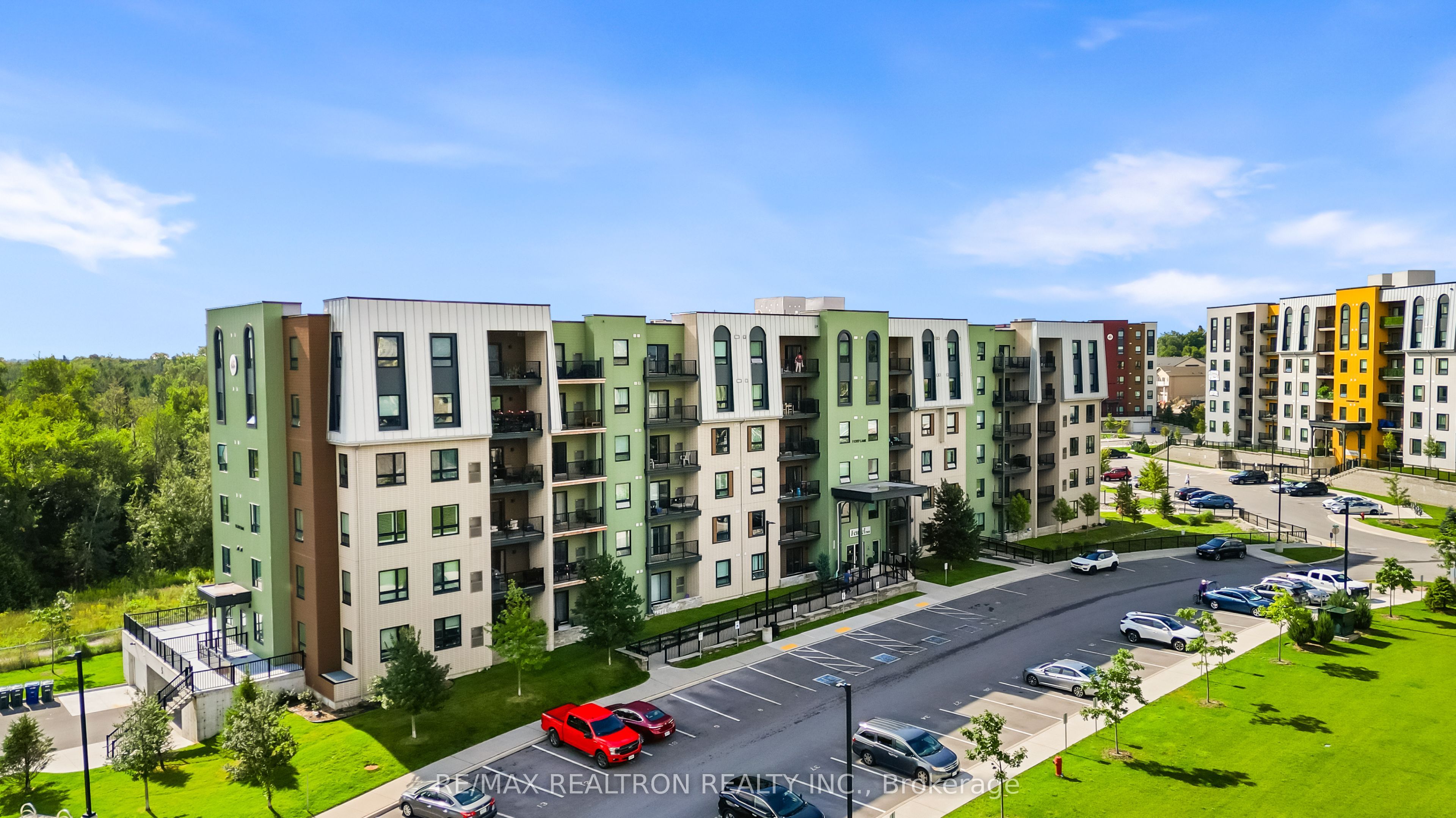 5 Chef Lane 213, Barrie, On L9j 0j8
