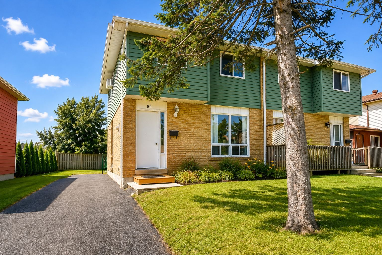 85 Chaucer Crescent, Barrie, On L4n 4t8