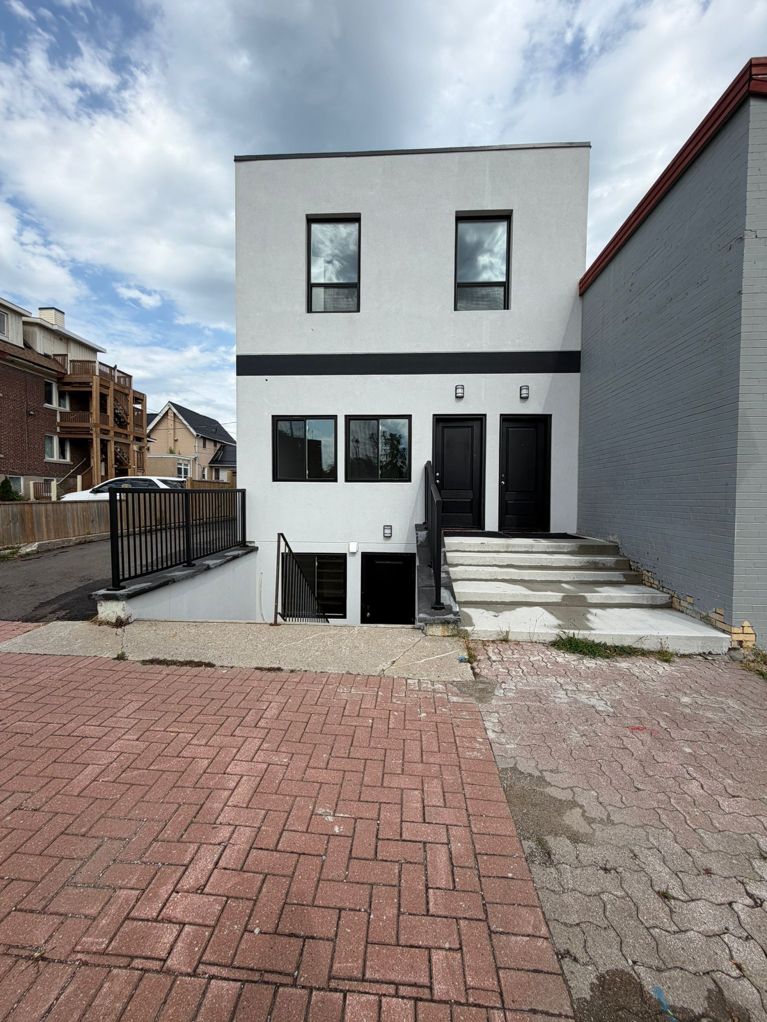 28 West Street N Main Floor Unit, Orillia, On L3v 5b8