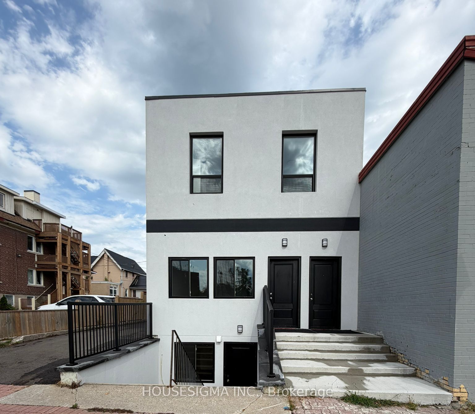 28 West Street N Lower Level Unit, Orillia, On L3v 5b8