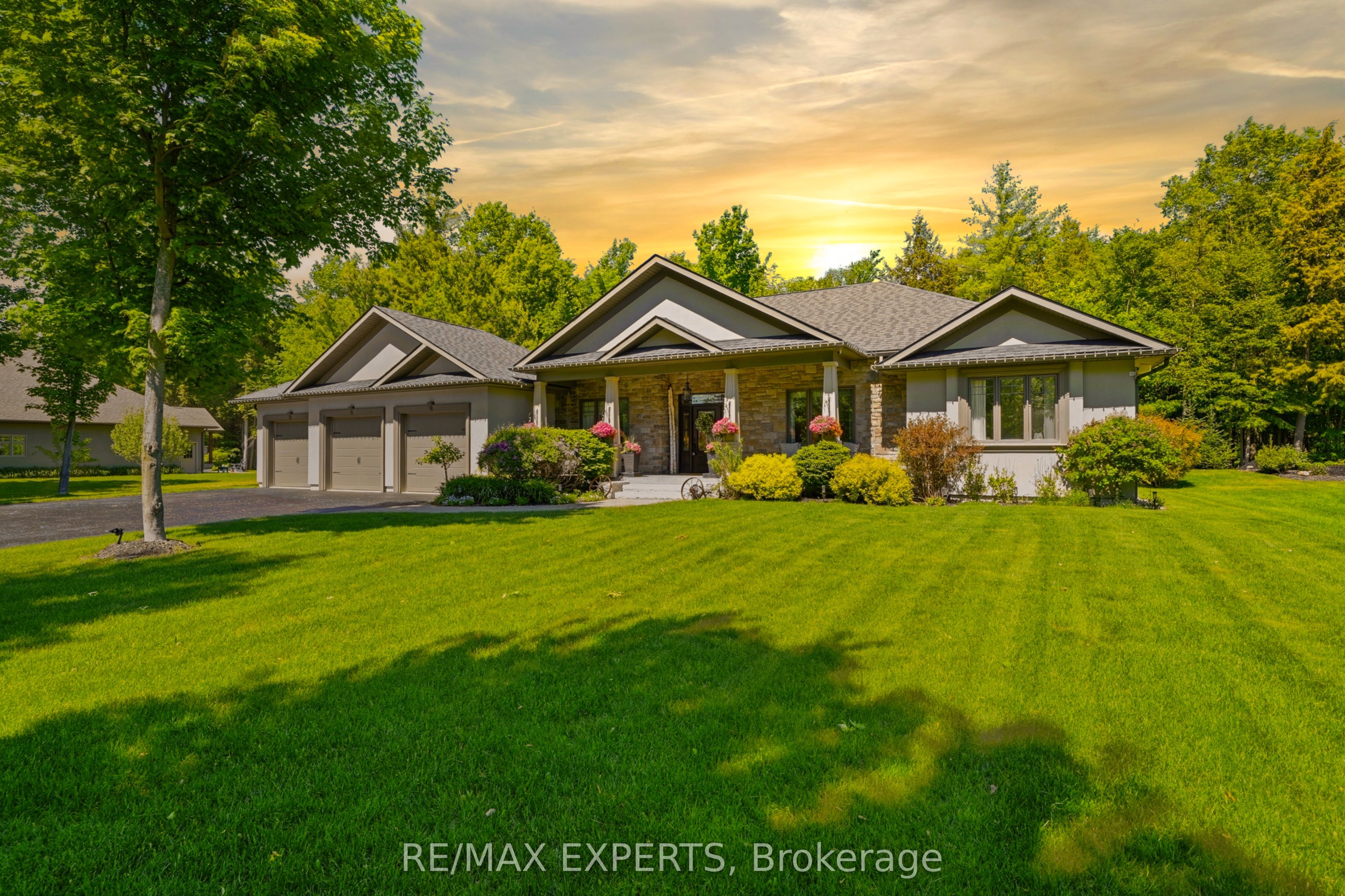 48 Marni Lane, Springwater, On L0l 2k0