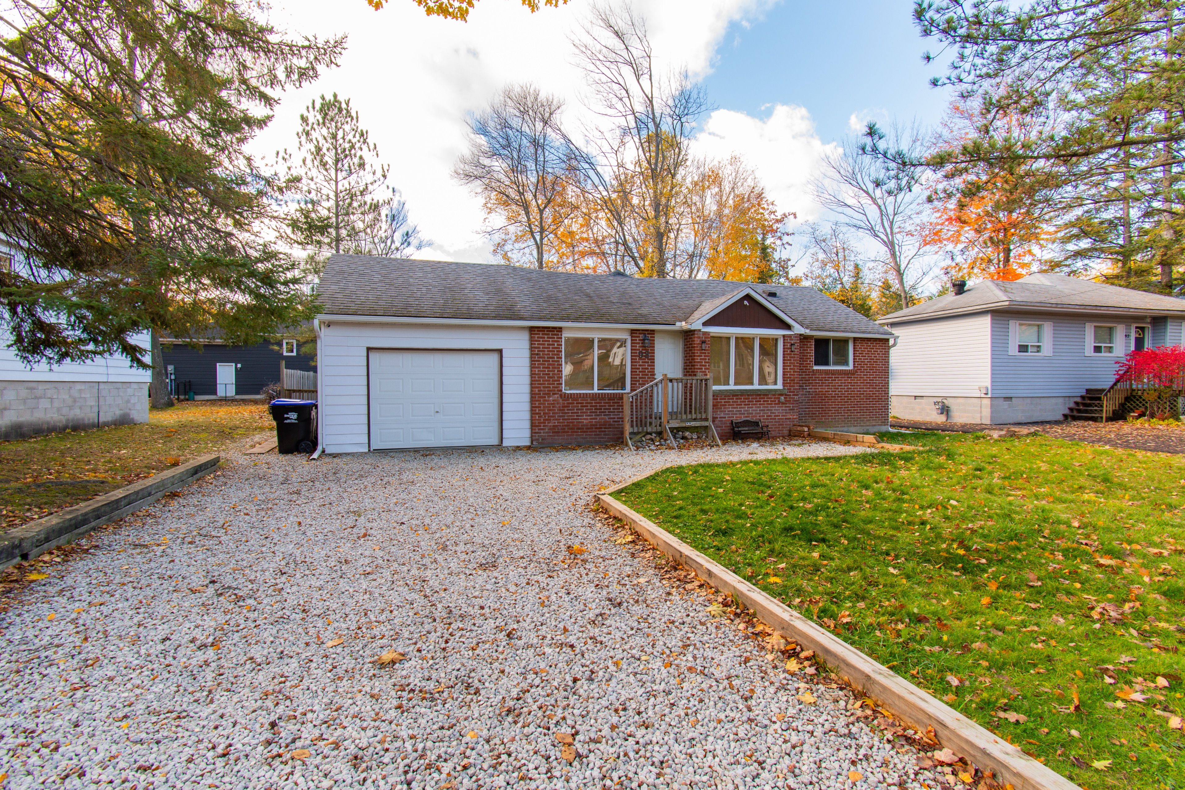 98 33rd Street N, Wasaga Beach, On L9z 2b9